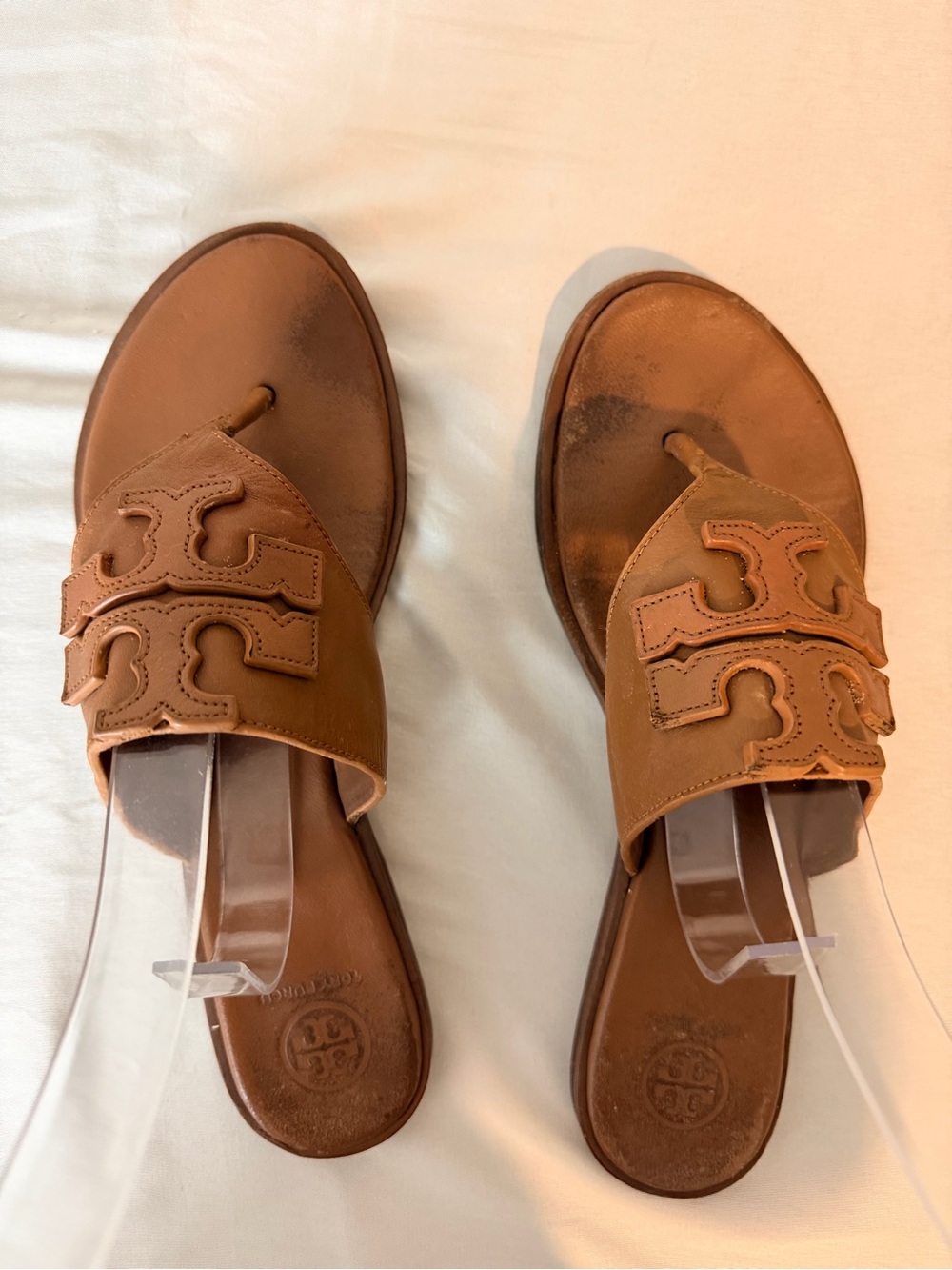 Tory Burch Women’s Cognac Leather Thong Sandals - Picture 4 of 11